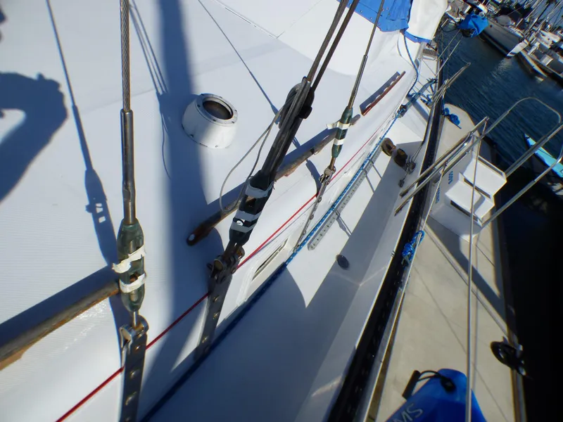 1982 Lancer Yachts Center Cockpit