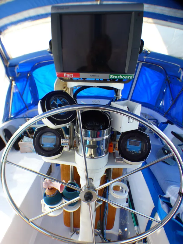 1982 Lancer Yachts Center Cockpit