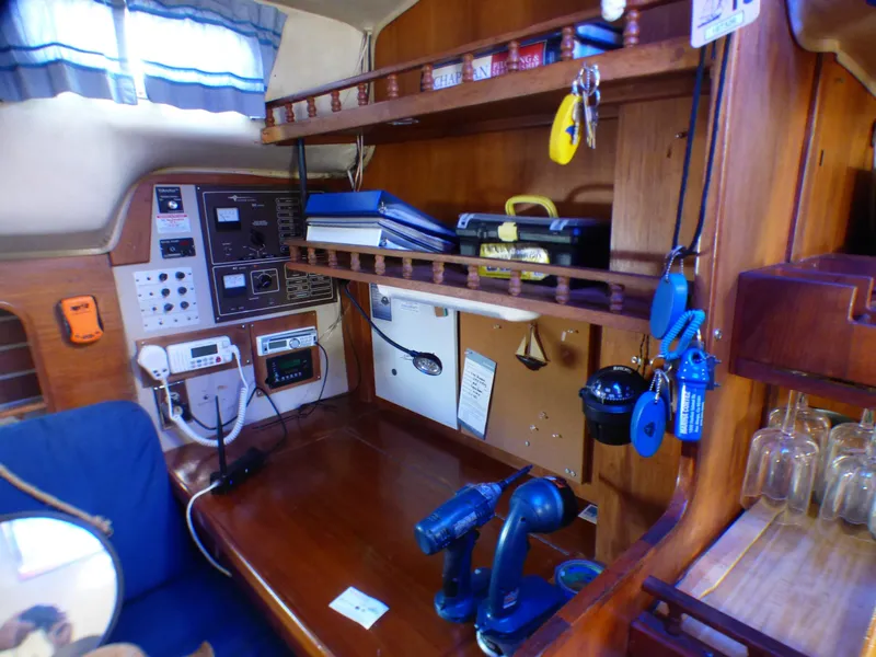 1982 Lancer Yachts Center Cockpit