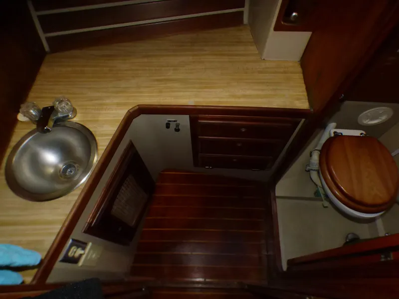 1982 Lancer Yachts Center Cockpit