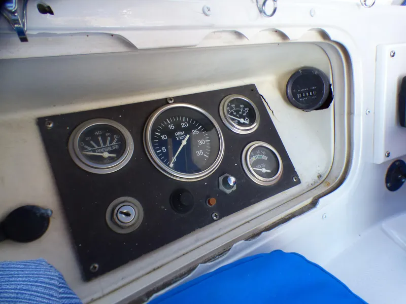 1982 Lancer Yachts Center Cockpit