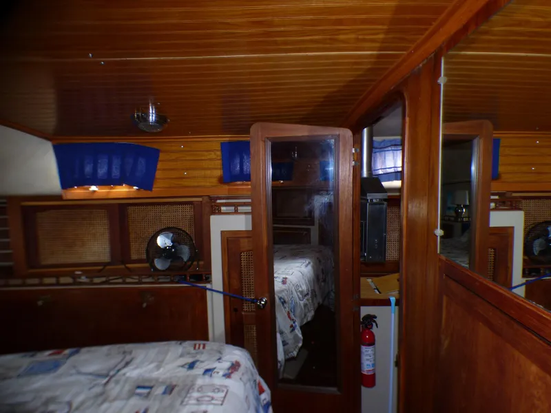 1982 Lancer Yachts Center Cockpit