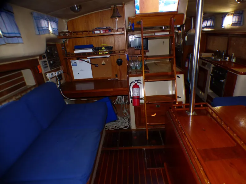 1982 Lancer Yachts Center Cockpit