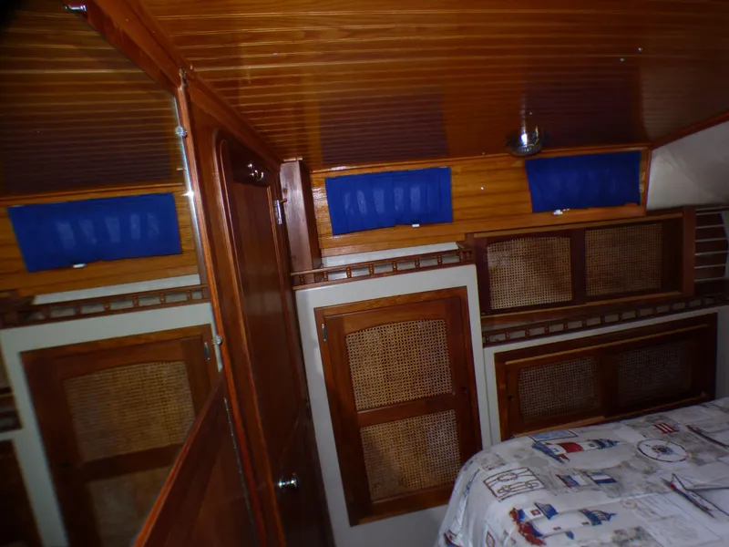 1982 Lancer Yachts Center Cockpit