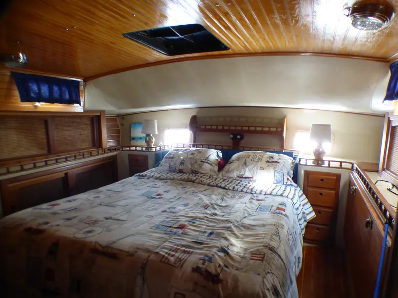 1982 Lancer Yachts Center Cockpit