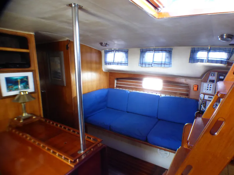 1982 Lancer Yachts Center Cockpit