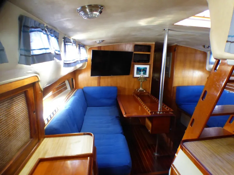 1982 Lancer Yachts Center Cockpit