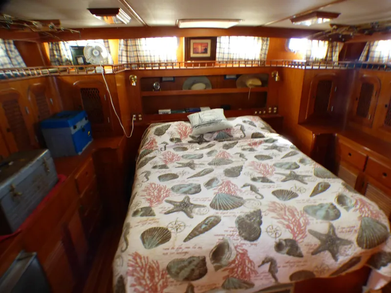 1984 Spindrift 40