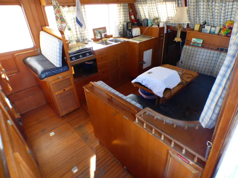 1984 Spindrift 40