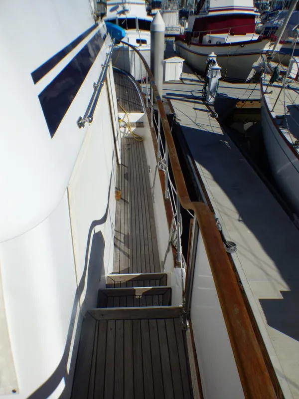 1984 Spindrift 40