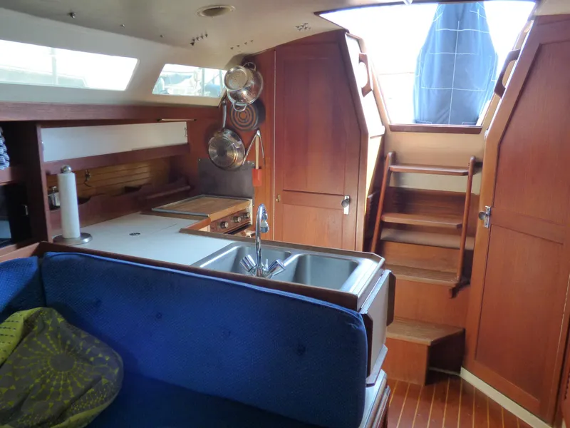 1987 Catalina 34