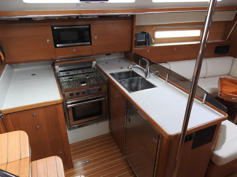 2017 Catalina 425