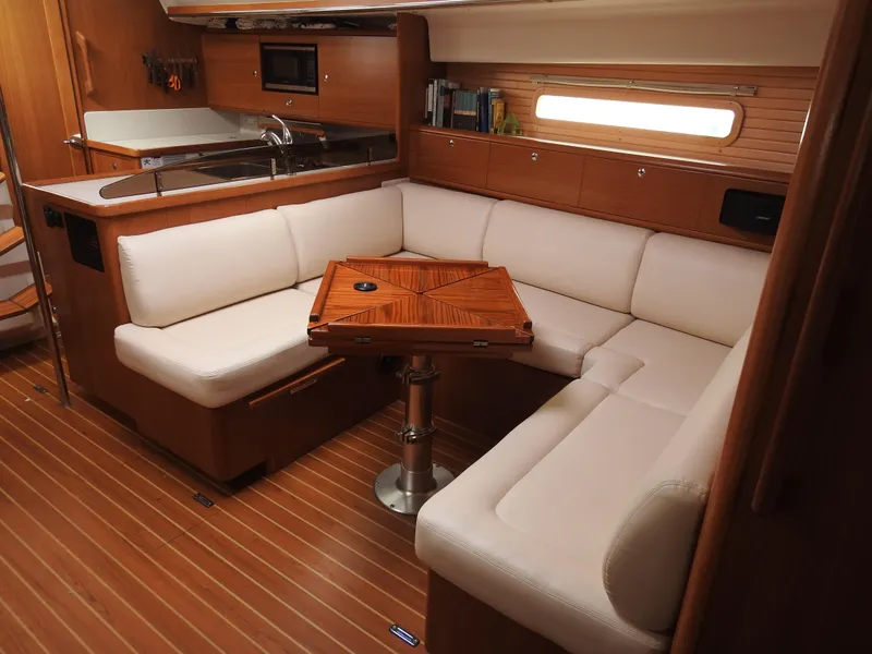 2017 Catalina 425