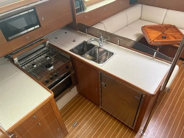 2017 Catalina 425