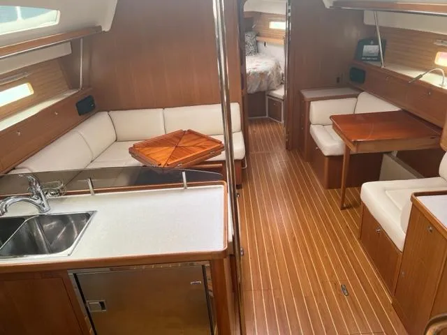 2017 Catalina 425