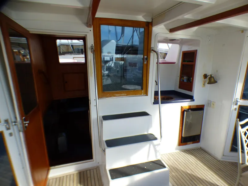 1984 Nova Sundeck Motor Yacht