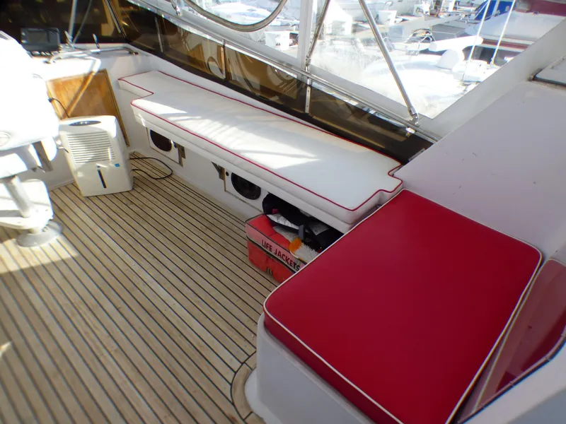 1984 Nova Sundeck Motor Yacht