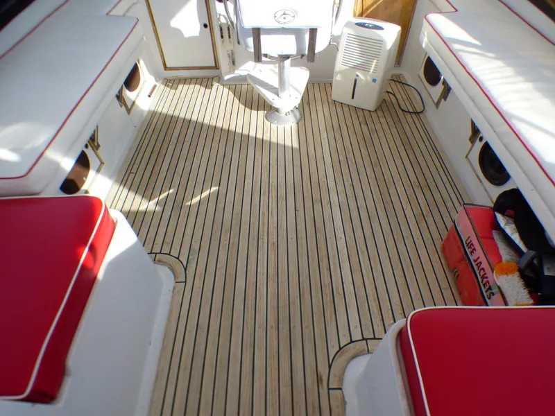 1984 Nova Sundeck Motor Yacht