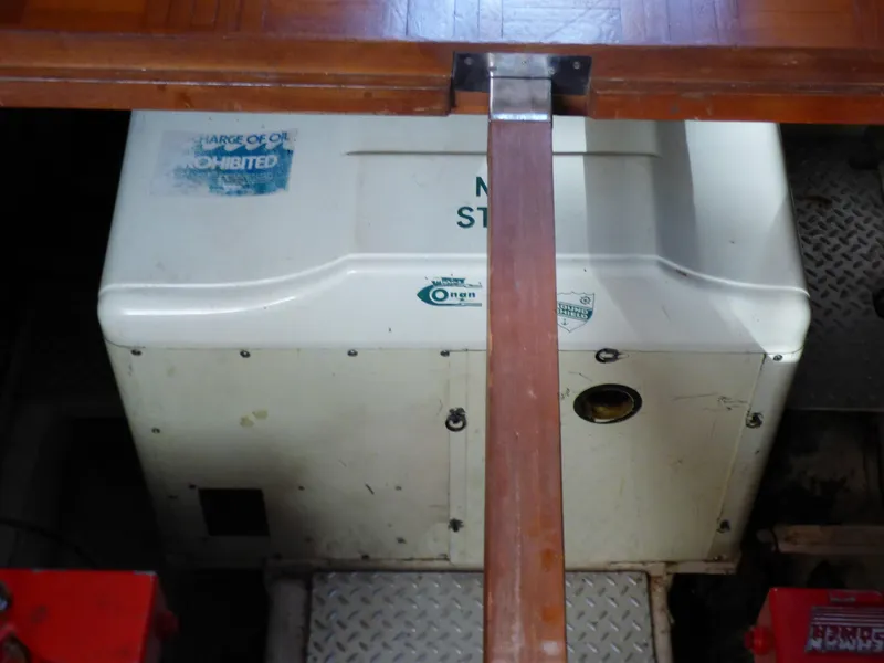 1984 Nova Sundeck Motor Yacht