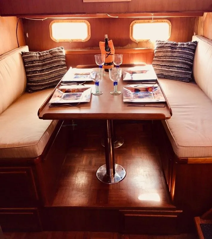 1984 Nova Sundeck Motor Yacht