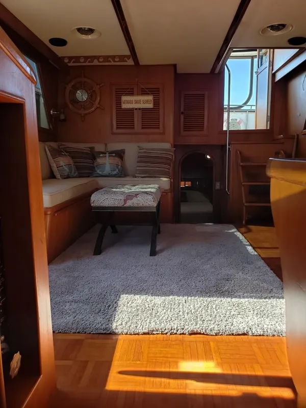 1984 Nova Sundeck Motor Yacht