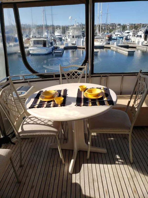 1984 Nova Sundeck Motor Yacht