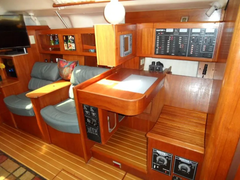 2000 Hunter 460