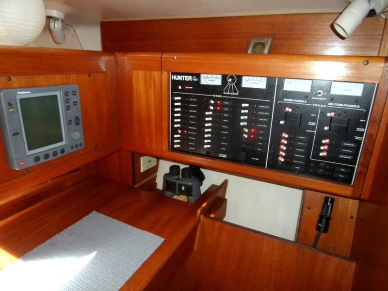 2000 Hunter 460