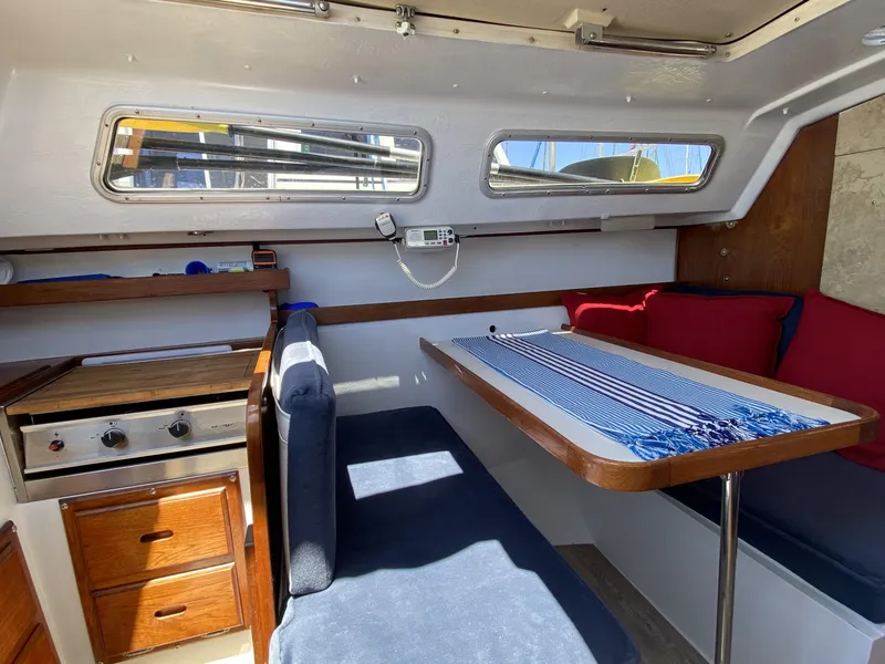 1985 Catalina 25 Pop Top Swing keel