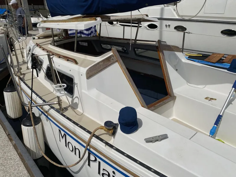 1985 Catalina 25 Pop Top Swing keel