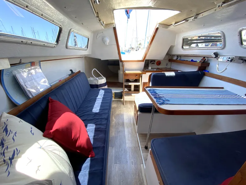 1985 Catalina 25 Pop Top Swing keel