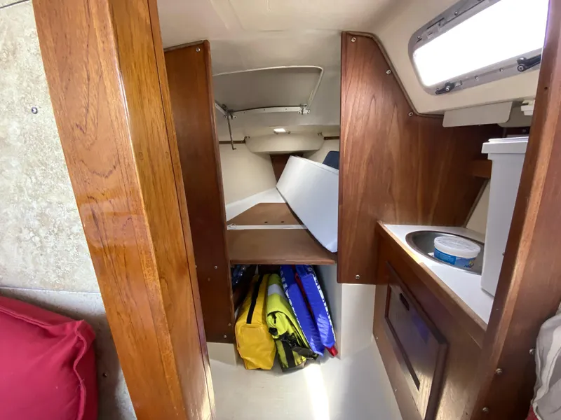 1985 Catalina 25 Pop Top Swing keel