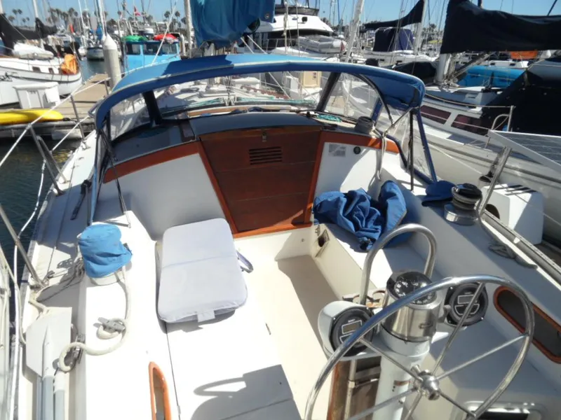 1983 Catalina 36