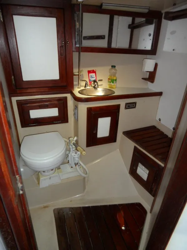 1983 Catalina 36
