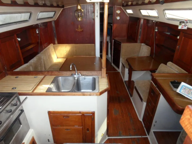 1983 Catalina 36