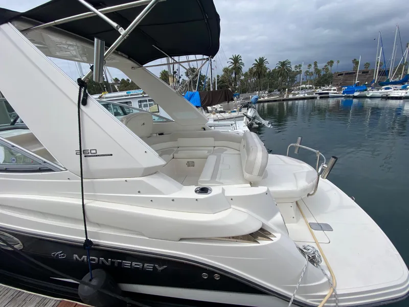 2010 Monterey 260 SCR