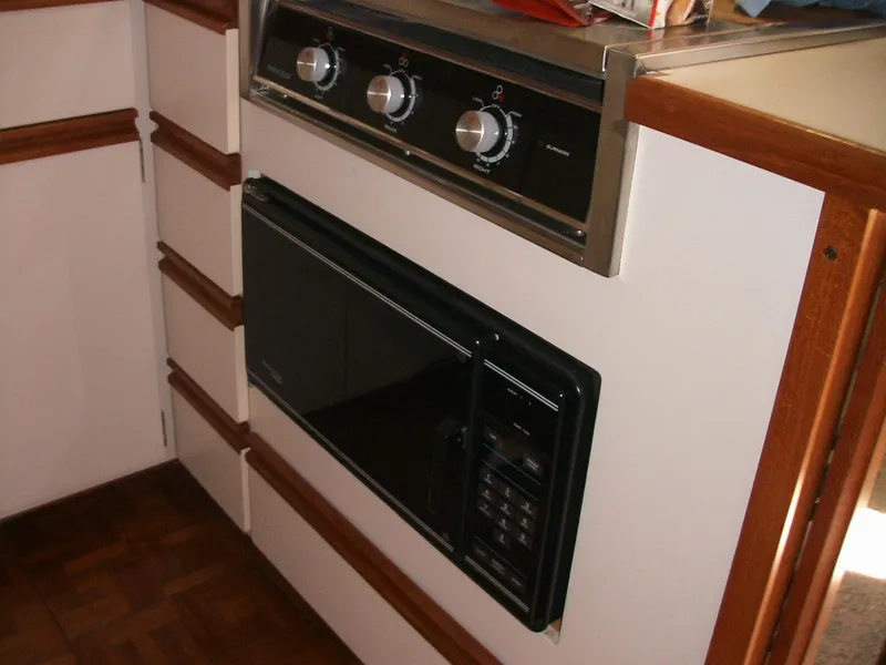1988 Carver Mariner