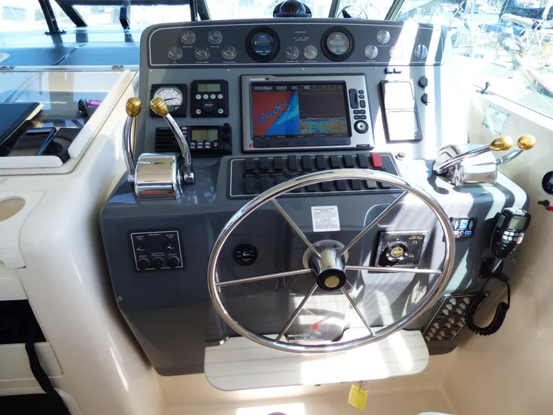 1998 Tiara Yachts 4000 Express