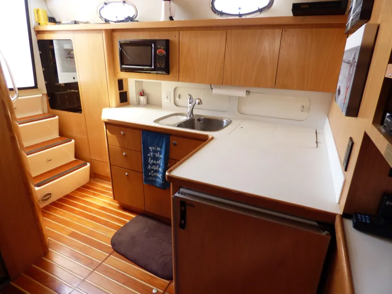 1998 Tiara Yachts 4000 Express
