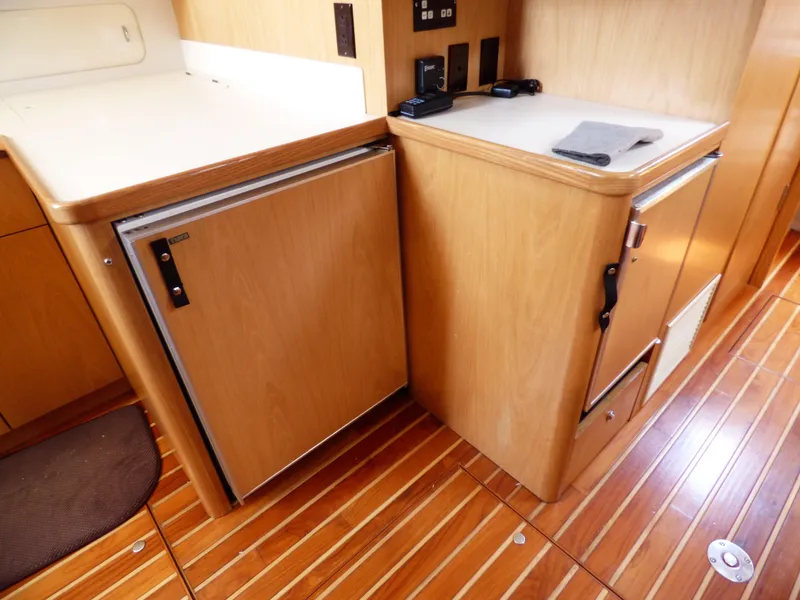 1998 Tiara Yachts 4000 Express
