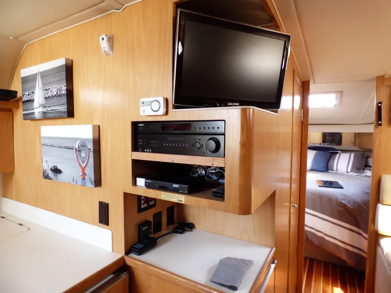 1998 Tiara Yachts 4000 Express
