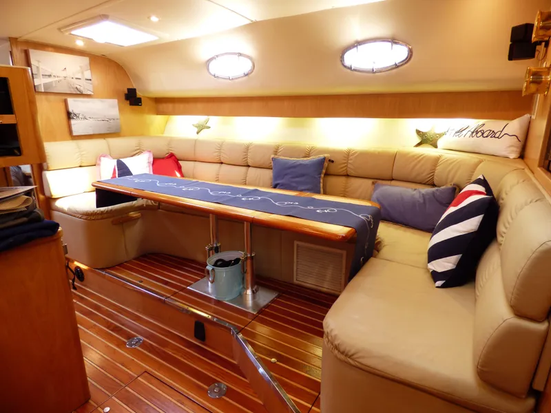 1998 Tiara Yachts 4000 Express