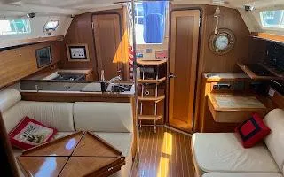 2012 Catalina 355