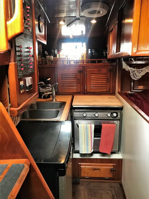 1981 Yorktown 41 CC