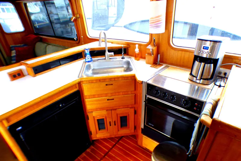 1982 Californian 38 LRC Sedan