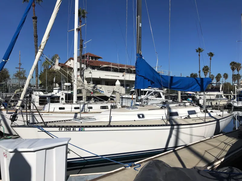 1990 Thomas Marine T35 by Tartan Yachts