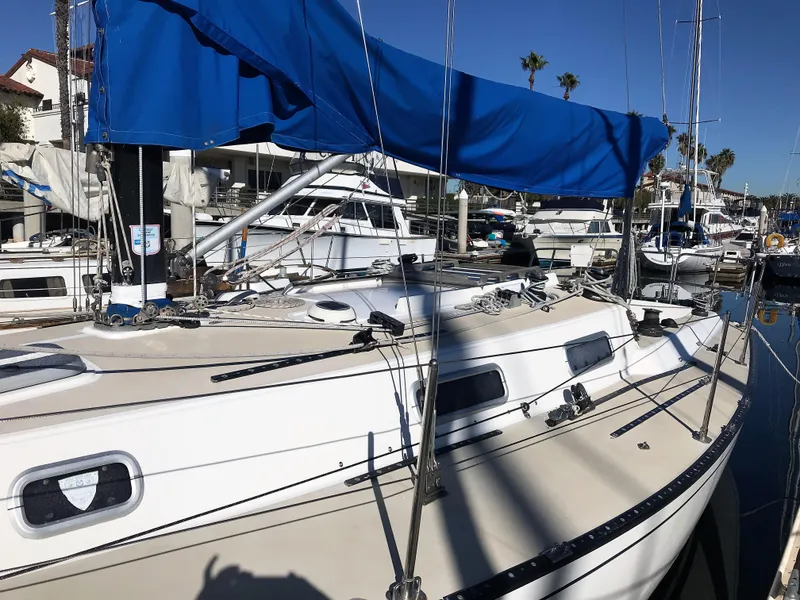 1990 Thomas Marine T35 by Tartan Yachts