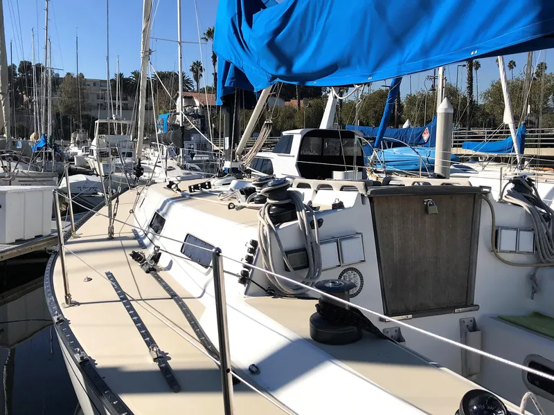 1990 Thomas Marine T35 by Tartan Yachts