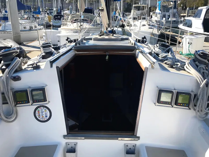 1990 Thomas Marine T35 by Tartan Yachts