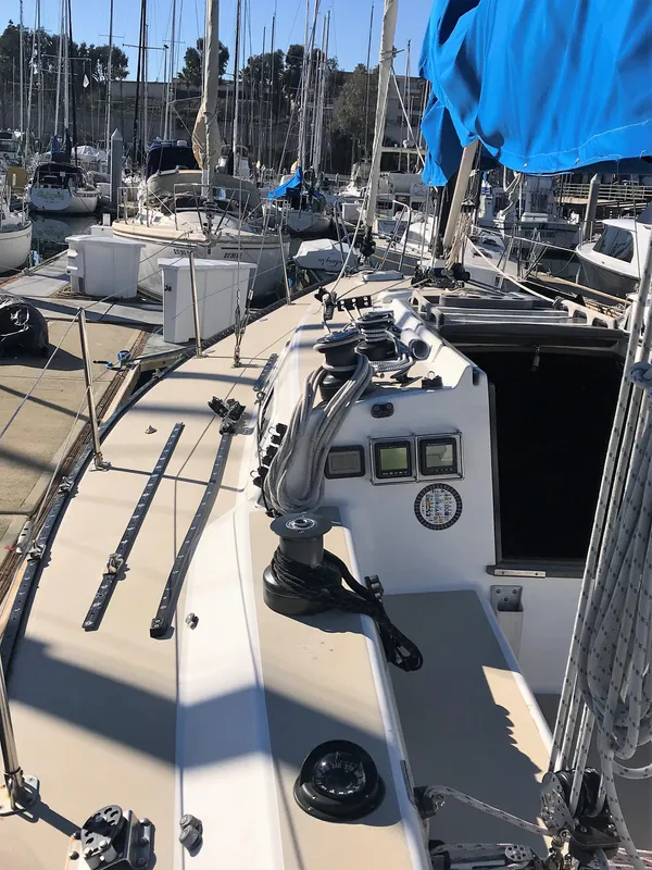 1990 Thomas Marine T35 by Tartan Yachts